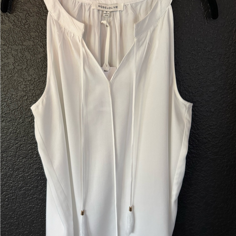 Rose & Olive Elegant White Sleeveless Blouse